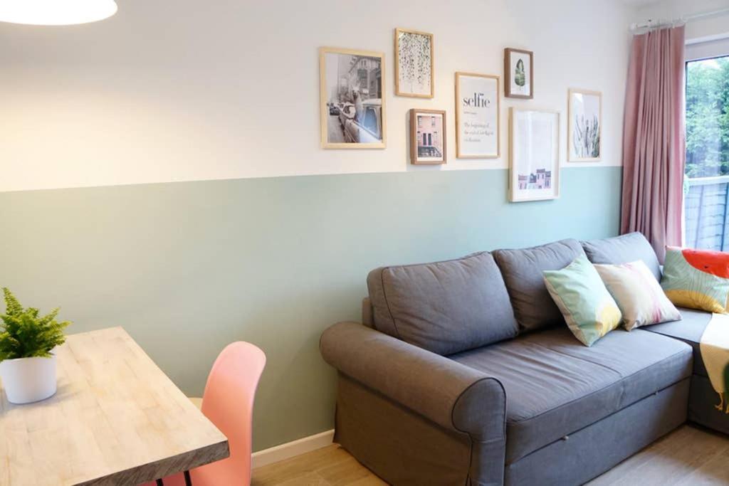 شقة The Oldbrook Garden Flat ميلتون كينيز المظهر الخارجي الصورة
