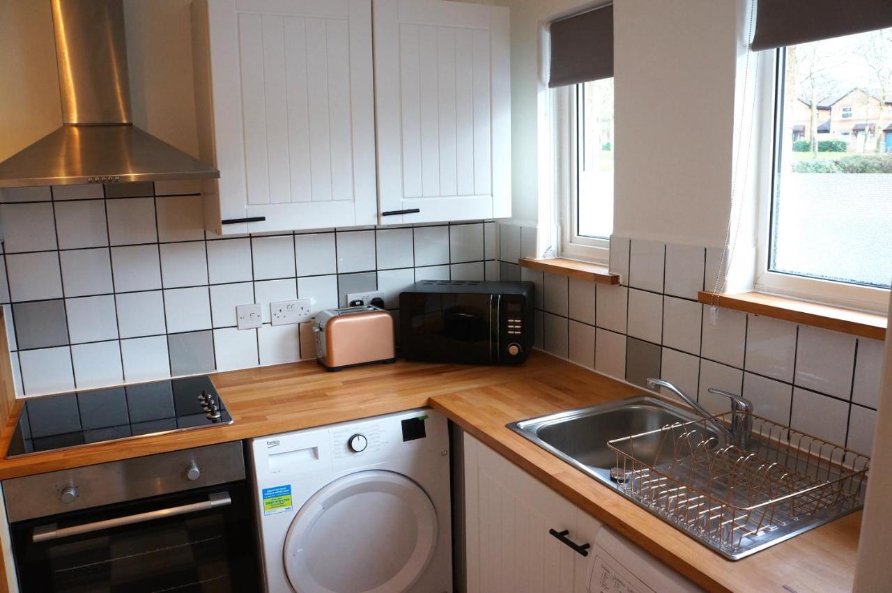 شقة The Oldbrook Garden Flat ميلتون كينيز المظهر الخارجي الصورة